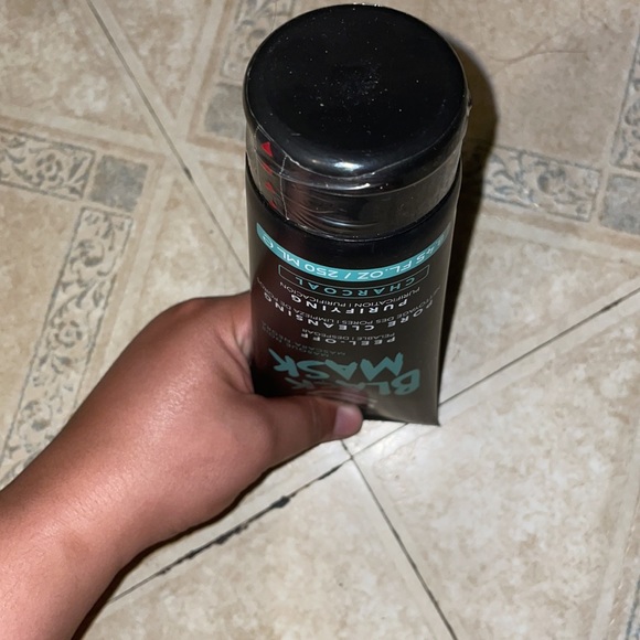 Charcoal Black facial peel off mask - Picture 4 of 5